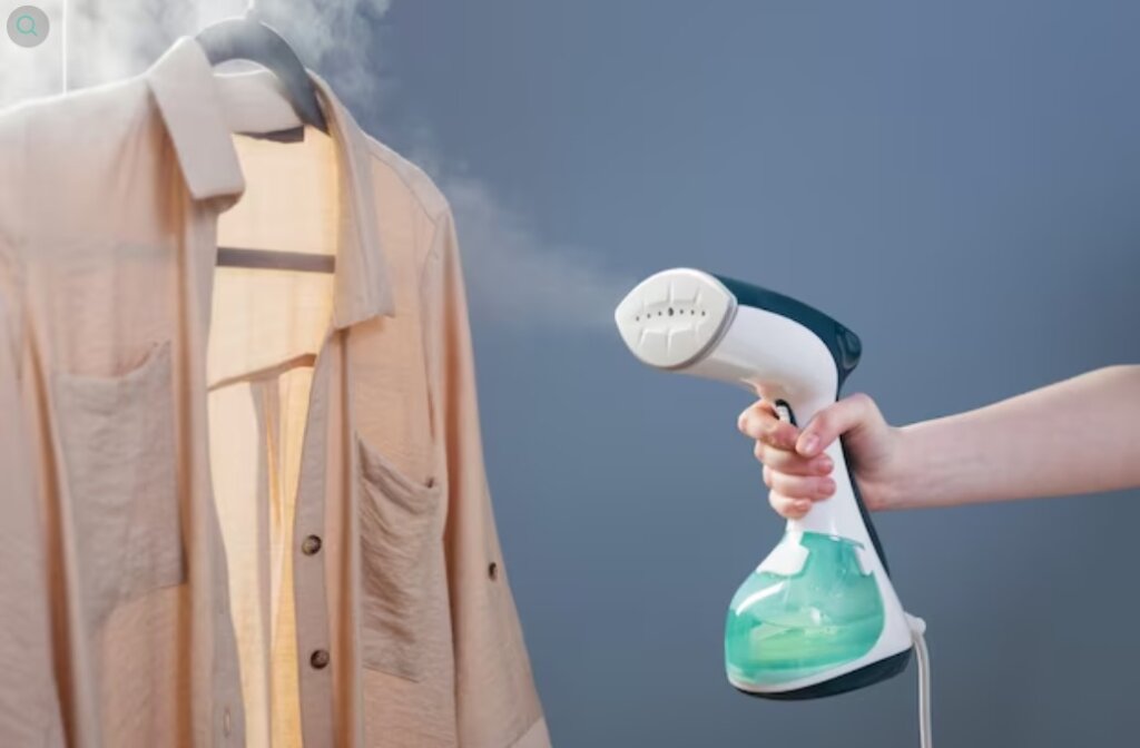 O que e e como funciona um vaporizador de roupas
