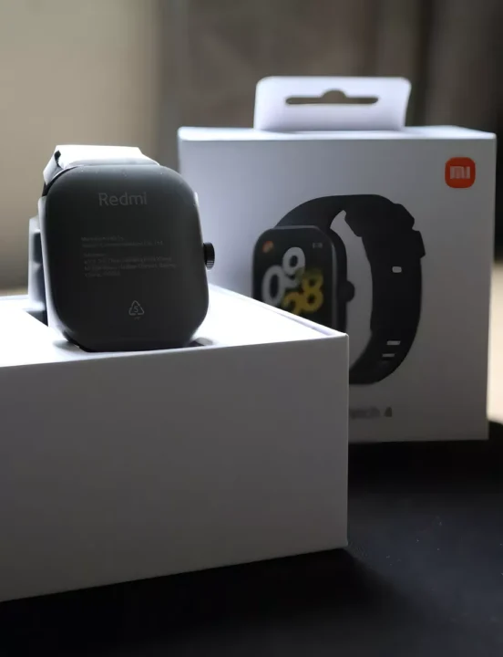 Smartwatch Redmi Watch 4 Modelo M2315w1 Obsidian Black 1.97 Caixa Preto Pulseira Preto Bisel Cinza escuro 1